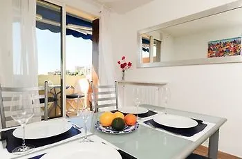 Blue Lagon Five Stars House * Νίκαια