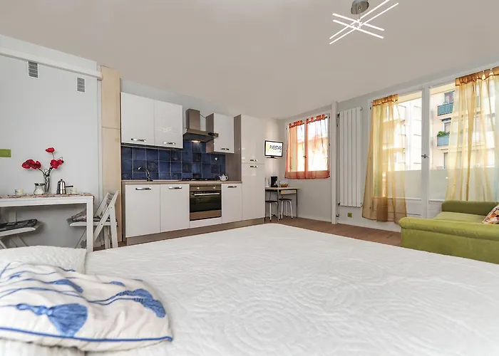 Apartment Blue Lagon Five Stars Holiday House Nizza