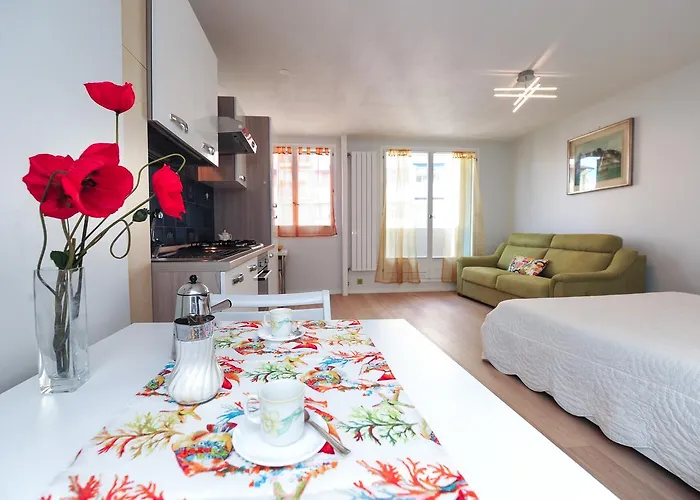 Blue Lagon Five Stars Holiday House Apartment Nizza